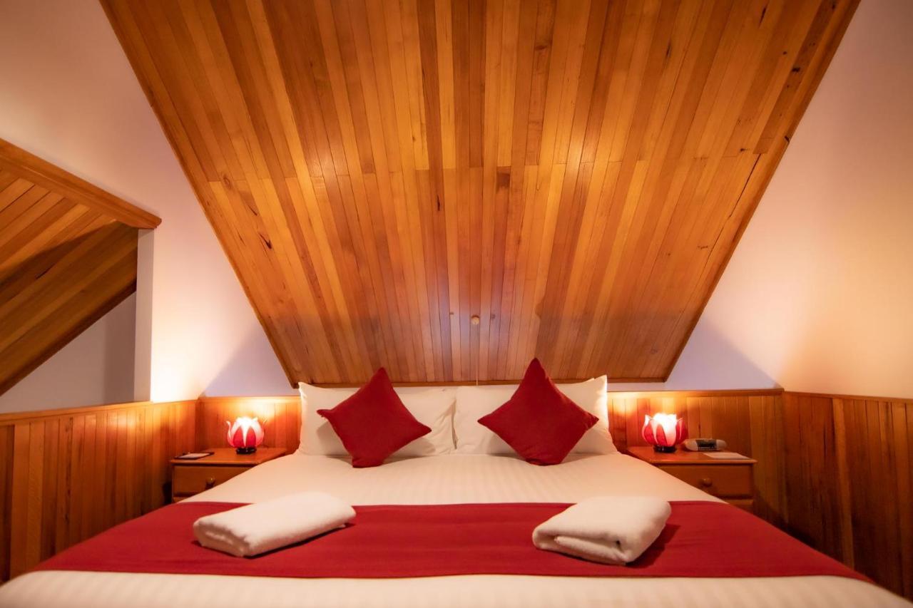 Lake St Clair Lodge Eksteriør billede